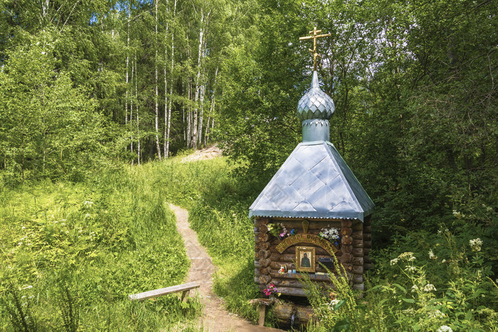 的神圣的春天吉洪卢霍夫斯基夏天一天附近的村弗希尼诺扎沃尔日斯基区伊凡诺沃地区俄罗斯