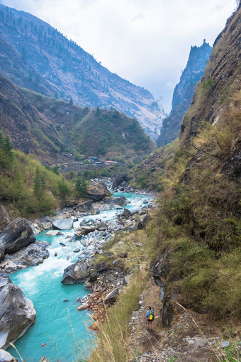 山河深喉咙春天一天<strong>喜马拉雅</strong>山脉尼泊尔