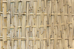 有趣的纹理编织竹子墙阳光明媚的一天