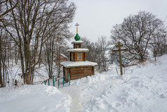 洗澡的神圣的春天尼古拉斯的奇妙的事物冬天一天的城市Tutaev雅罗斯拉夫尔地区俄罗斯