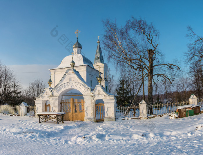 白雪公主寺庙的神圣的脸耶稣基督冬天阳光明媚的一天的村marshovo共青城区伊凡诺沃地区