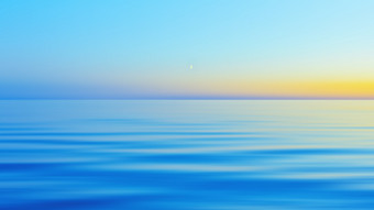 的一半月亮清晰的蓝色的天空后黄色的日落在平静流动水表面的白色晚上季节摘要运动模糊背景美丽的晚<strong>上海</strong>景与空间为复制和<strong>设计</strong>