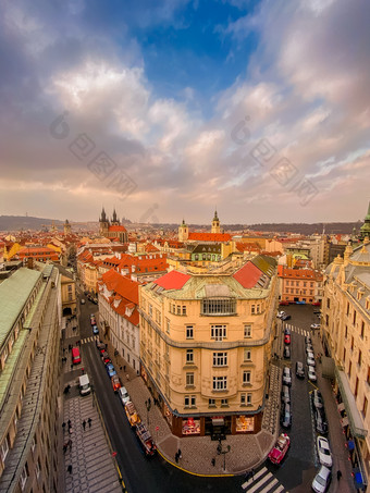 布拉格红色的屋顶和线圈历史老小镇布拉格城市<strong>景观</strong>布拉格日落冷淡的红色的屋顶线圈和布拉格城堡的背景布拉格czechia空间为<strong>文本</strong>