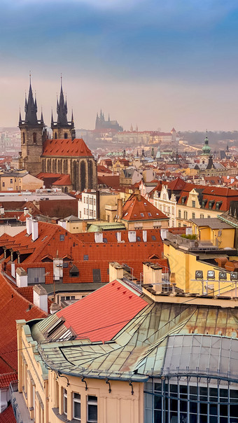 布拉格红色的屋顶和<strong>线圈</strong>历史老小镇布拉格城市景观布拉格日落冷淡的红色的屋顶<strong>线圈</strong>和布拉格城堡的<strong>背景</strong>布拉格czechia空间为文本