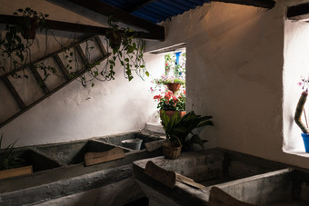 古老的洗衣房间科尔多瓦西班牙与木细致的