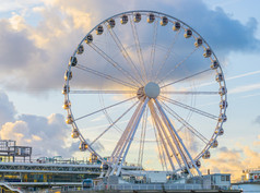 大摩天轮吸引力的码头Scheveningen)海滩荷兰著名的和旅游小镇