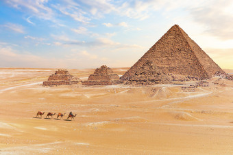 视图的金字塔门考雷和的三个小金字塔吉萨埃及视图的金字塔门考雷和的三个小金字塔吉萨埃及