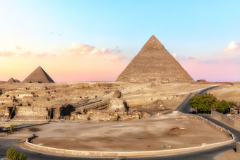 的什平克斯和的金字塔视图从吉萨酒店埃及的什平克斯和的金字塔视图从吉萨酒店埃及