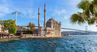 奥塔奎清真寺全景阳光明媚的一天伊斯坦布尔火鸡奥塔奎清真寺全景阳光明媚的一天伊斯坦布尔火鸡