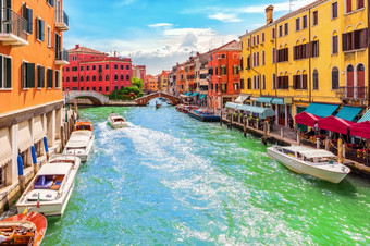 大运河桥梁和色彩斑斓的房子威尼斯意大利大运河桥梁和色彩斑斓的房子威尼斯意大利