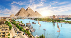 金字塔复杂的阿斯旺城市的尼罗河空中视图埃及金字塔复杂的阿斯旺城市的尼罗河空中视图埃及