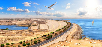 <strong>阿斯旺</strong>高大坝视图美丽的阳光明媚的全景埃及