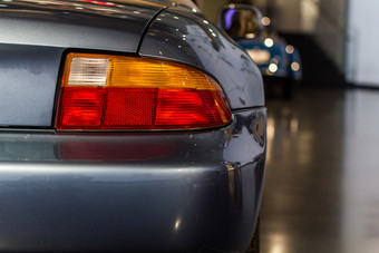 rearlight经典车位于博物馆和看起来就像品牌新