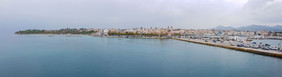 全景视图的港口和城市埃伊纳岛的岛埃伊纳岛