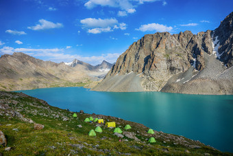 美妙的山景观湖高地峰美世界风景如画的视图附近阿拉库尔湖特斯基alatoo山tian-shan警察局吉尔吉斯斯坦