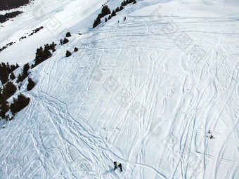 面积视图冬天山和滑雪山坡上为自由滑雪景观冬天自然飞行在滑雪基地特斯基alatoo山tian-shan警察局吉尔吉斯斯坦面积视图冬天山和滑雪山坡上为自由滑雪景观冬天自然飞行在滑雪基地