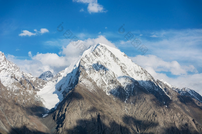 山景观视图吉尔吉斯斯坦岩石雪和石头山谷视图山全景柯尔克孜族alatoo山tian-shan下古菌吉尔吉斯斯坦山景观视图吉尔吉斯斯坦岩石雪和石头山谷视图山全景