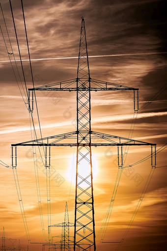 电运输与人体生长激素电压线桥塔