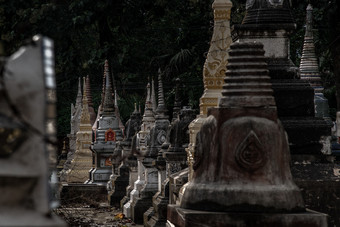 叻丕府泰国9月宝塔被称为反之亦然包含的灰烬成员的泰国人家庭佛教寺庙佛教骨灰
