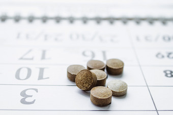 药片补充和药物为的疾病桩不同的药片日历背景医疗保健药片补充和药物为的疾病桩不同的药片日历背景