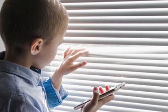 孩子的窗口与移动电话首页学校教育社会距离的概念距离学习和在线学习孩子的窗口与移动电话首页学校教育社会距离