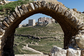摩天大楼的郊区卡鲁纳约旦拍摄墙拱的墙的十字军战士城堡中间东