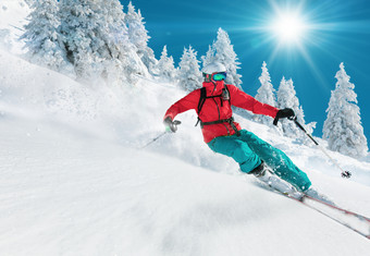 滑雪跳滑雪极端的冬天体育滑雪滑雪下坡高山