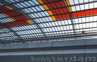 玻璃屋顶阿姆斯特丹中央站的荷兰玻璃屋顶阿姆斯特丹中央站