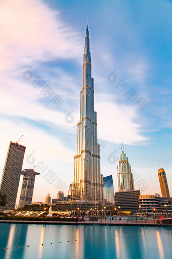 迪拜阿联酋2月迪拜塔哈利法塔世界rsquo最高的塔晚上市中心迪拜塔迪拜