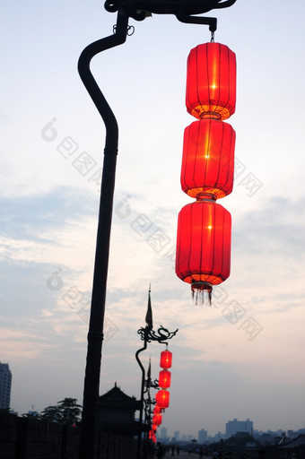 中国人传统的红色的灯笼的城市墙咸阳中国