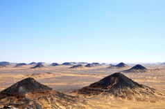 景观的著名的黑色的沙漠埃及