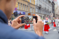 城市里加拉脱维亚合唱节日歌手街国家服装和文化旅行照片