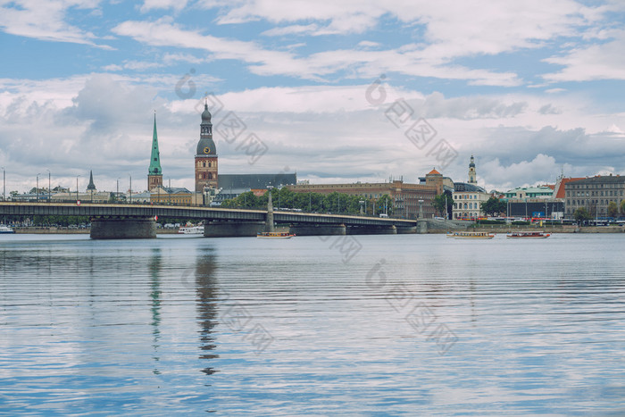 城市里加拉脱维亚共和国视图老城市和河道加瓦城市城市夏天7月旅行照片