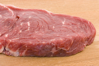 <strong>生牛肉</strong>关闭照片新鲜的<strong>生牛肉</strong>