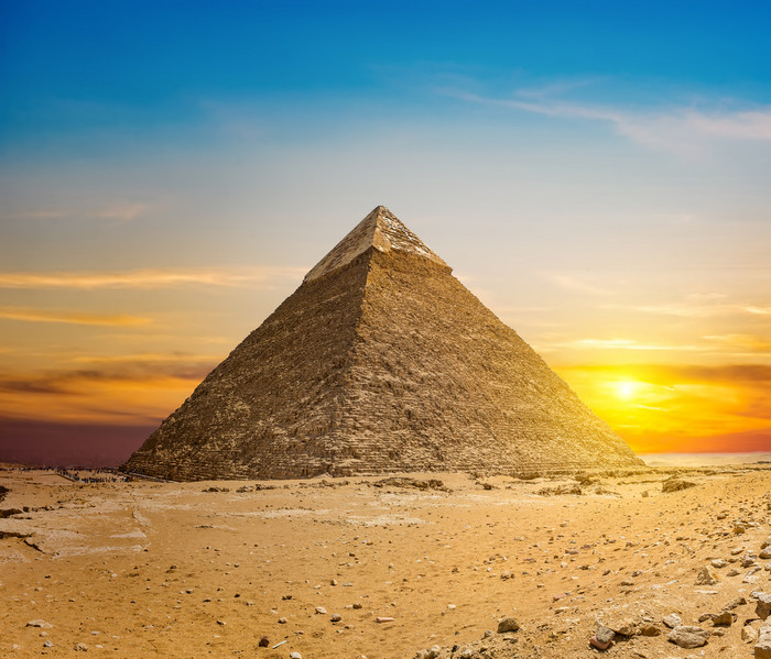酋长金字塔日落的沙漠吉萨埃及酋长金字塔日