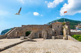 古老的城堡老小镇布德瓦内部黑山共和国城堡