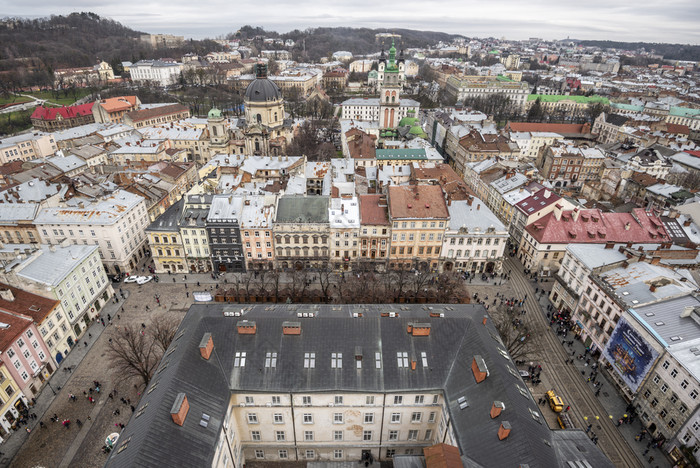 利沃夫乌克兰1月空中视图从的城市大厅的利沃夫城市的整个城市和的市场广场空中视图从的城市大厅的利沃夫城市的整个城市和的市场广场