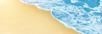 深蓝色的<strong>水波</strong>和桑迪海滩美丽的海岸线长横幅与复制空间前视图深蓝色的<strong>水波</strong>和桑迪海滩美丽的海岸线长横幅与复制空间前视图