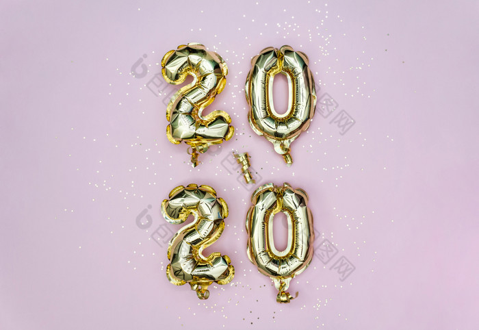 垂直快乐新一年庆祝活动黄金箔气球数字和金星星柔和的粉红色的backgroundl假期聚会，派对装饰垂直快乐新一年庆祝活动黄金箔气球数字和金星星柔和的粉红色的backgroundl