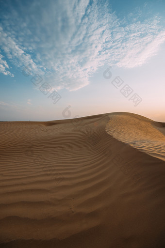 沙漠与沙子沙丘清晰的阳光明媚的一天沙漠景观