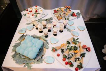 甜蜜的甜点表格婚礼cakestand婚礼一天甜蜜的甜点表格婚礼cakestand婚礼