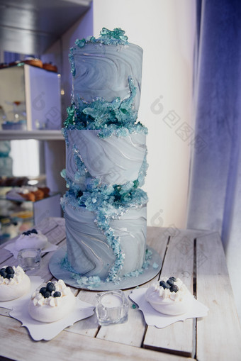 大婚礼蛋糕特写镜头的婚礼表格大婚礼蛋糕特写镜头的婚礼表格关闭