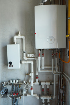 安装通信建房子气体锅炉加热地板上计数器套接字水泵加热塑料管道
