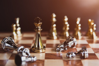 国际象棋董事会游戏为的最后的站赢家业务市场分<strong>享</strong>竞争<strong>专</strong>业和强大的业务投资者领导和成功的策略战术概念背景