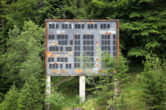 被遗弃的冬天奥运网站的滑雪跳大山圣尼济耶moucherotte的网站有被建为的冬天奥运游戏格勒诺布尔