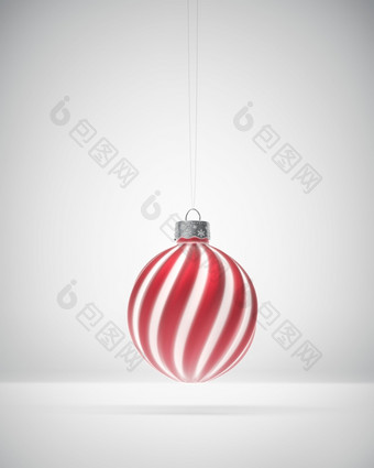 马特红色的和白色条纹圣诞节点缀挂对白色背景扩散光圣诞节装饰节日大气概念