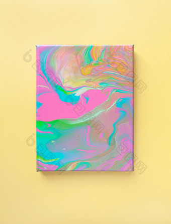 绘画明亮的柔和的颜色墙使用液体流体艺术时尚的技术中央作文视图相反平躺特写镜头概念当代艺术可访问的每一个人