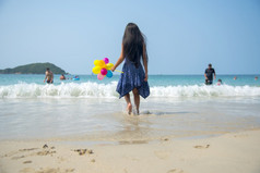 夏天女孩玩旅行假期热带夏天海滩快乐的快乐的海边与可爱的孩子假期阳光明媚的一天
