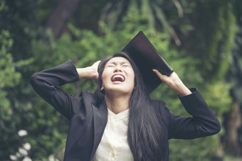 女商人尖叫有问题与生活<strong>危机</strong>和金融问题得到了解雇了失去了工作可以站了当生活转上行下来的银行<strong>危机</strong>金融概念上的图片