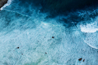 夏天热带海滩白色沙子蓝色的海夏季阳光明媚的一天海海岸海滩风景泡沫波的海滩波蓝色的海热带海洋沙子旅行假期假期海边绿<strong>松石</strong>